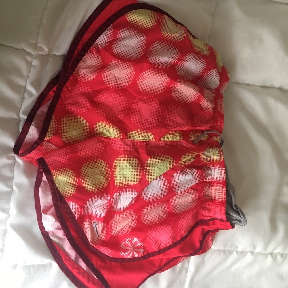 Nike shorts size medium